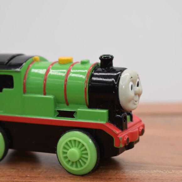 Thomas & Friends Percy Battery Motorized Diecast Wooden Railway Trains 2002 - Picture 5 of 7